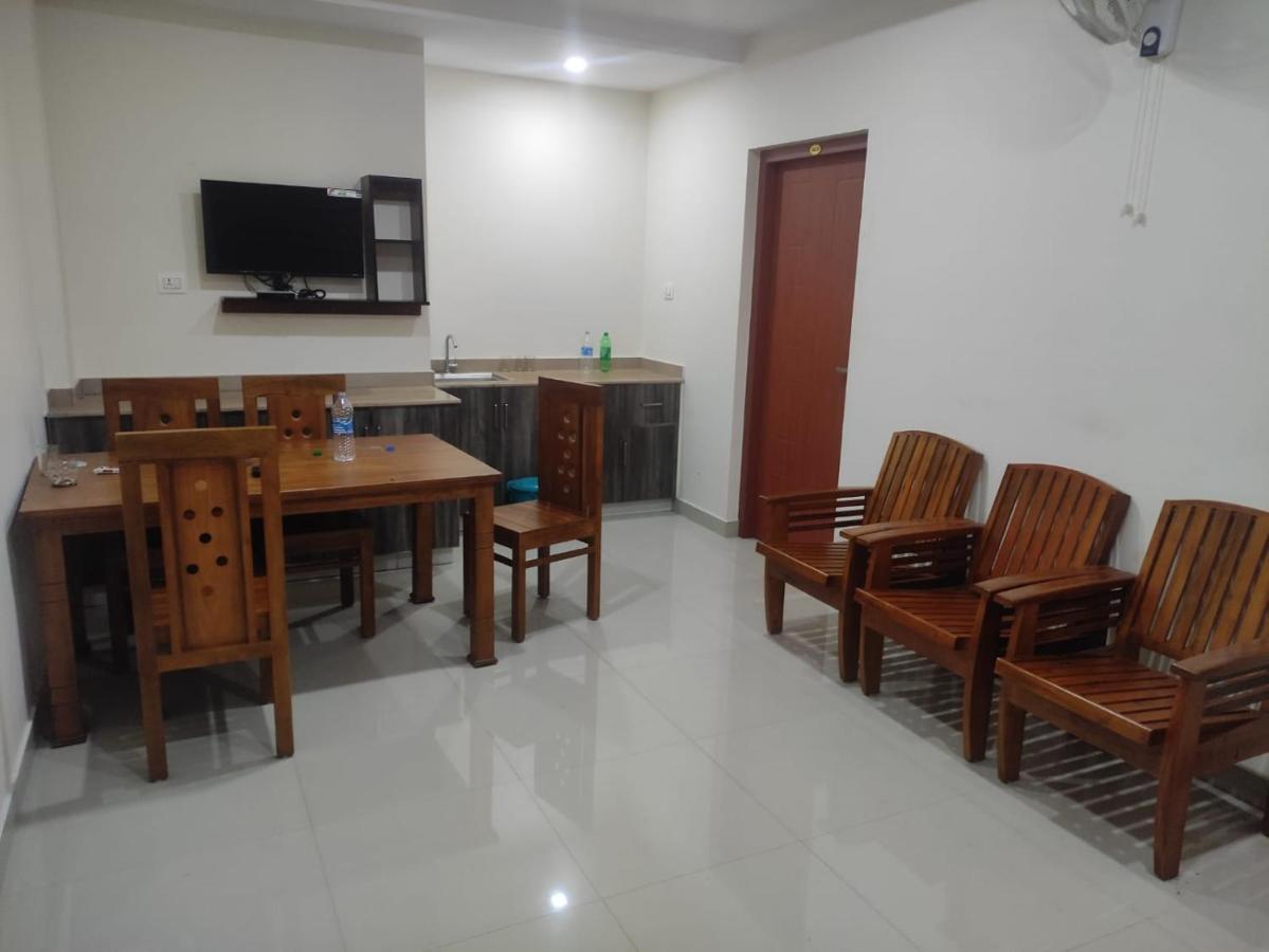 Pms Dhabi Residency Hotel Kottakkal Exterior photo